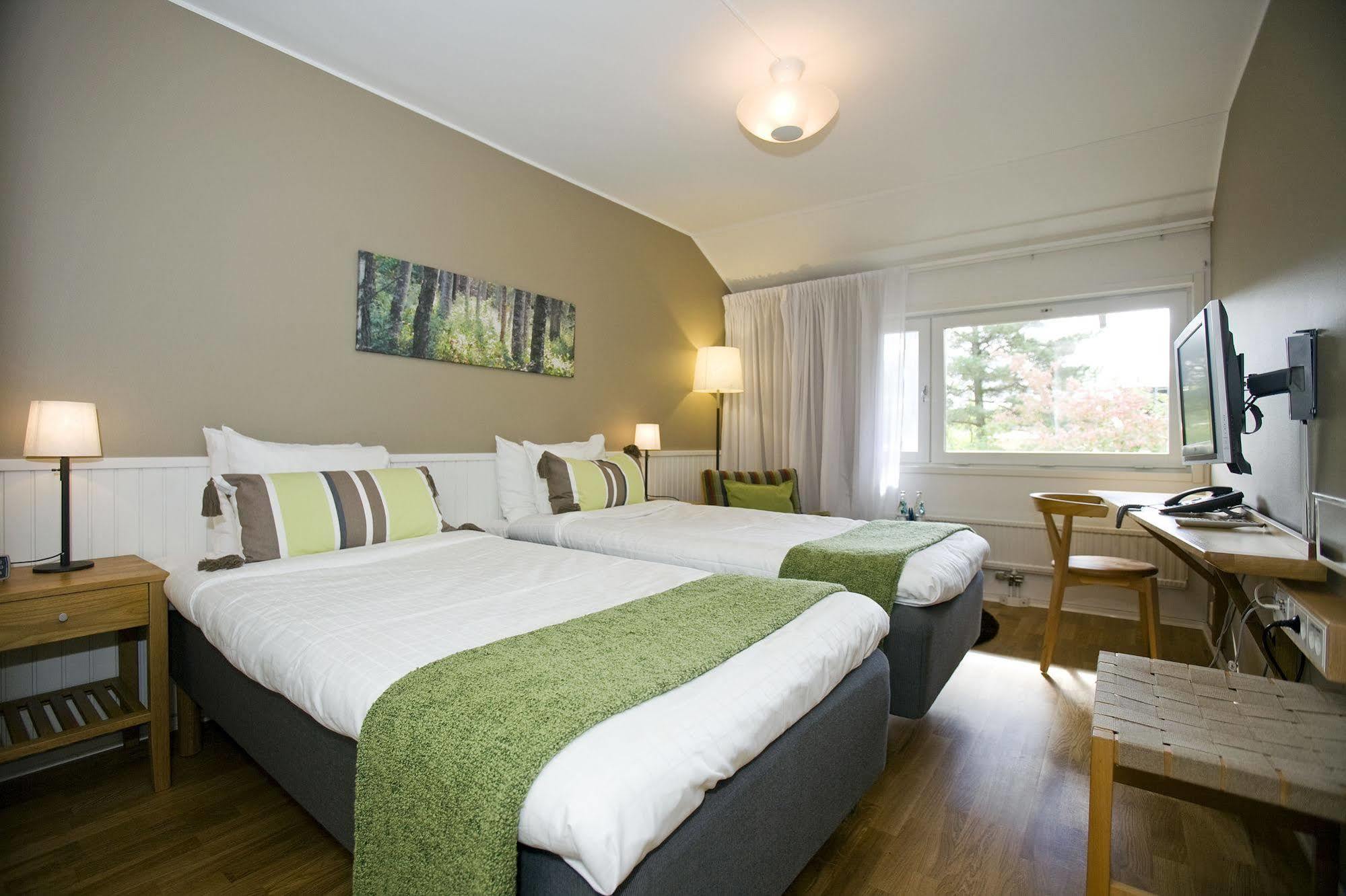 Djuroenaeset Hotell & Konferens Djurhamn Екстер'єр фото