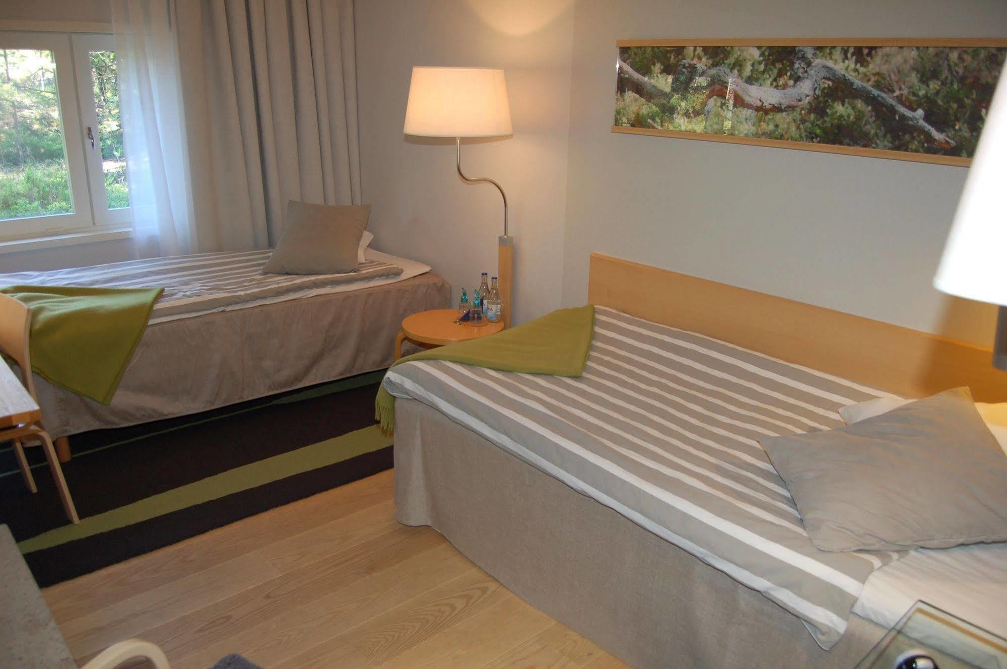 Djuroenaeset Hotell & Konferens Djurhamn Екстер'єр фото