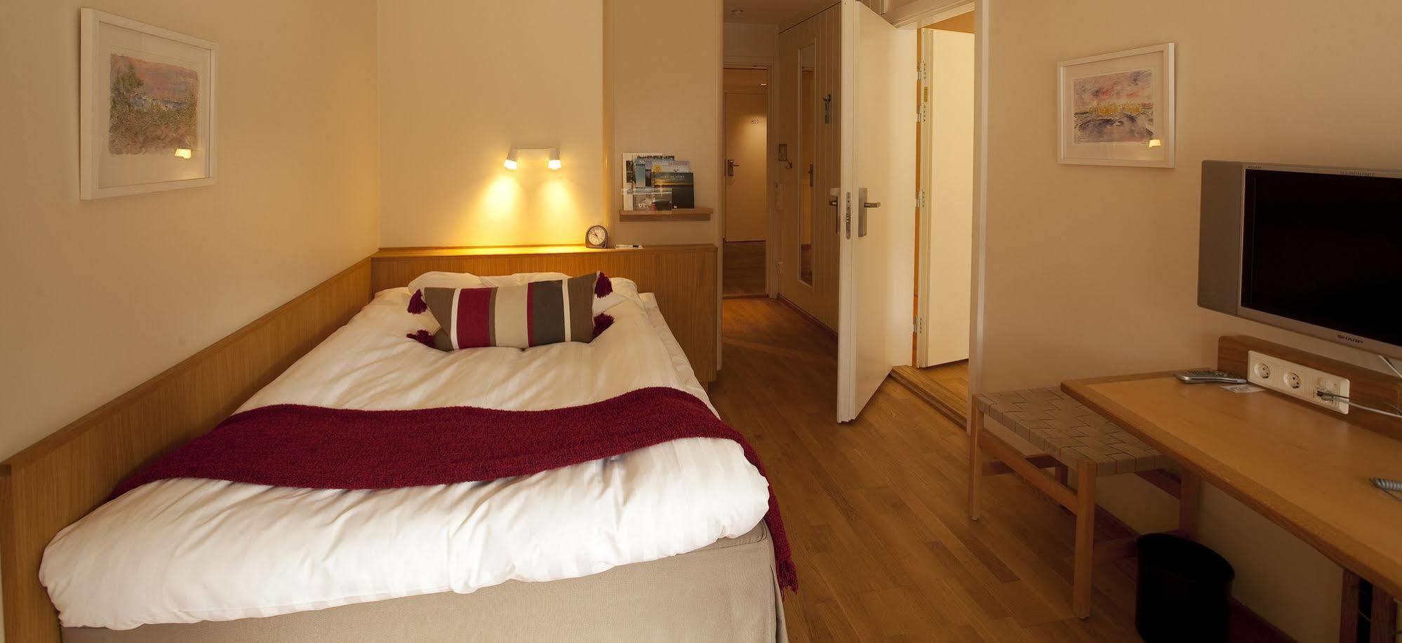 Djuroenaeset Hotell & Konferens Djurhamn Екстер'єр фото