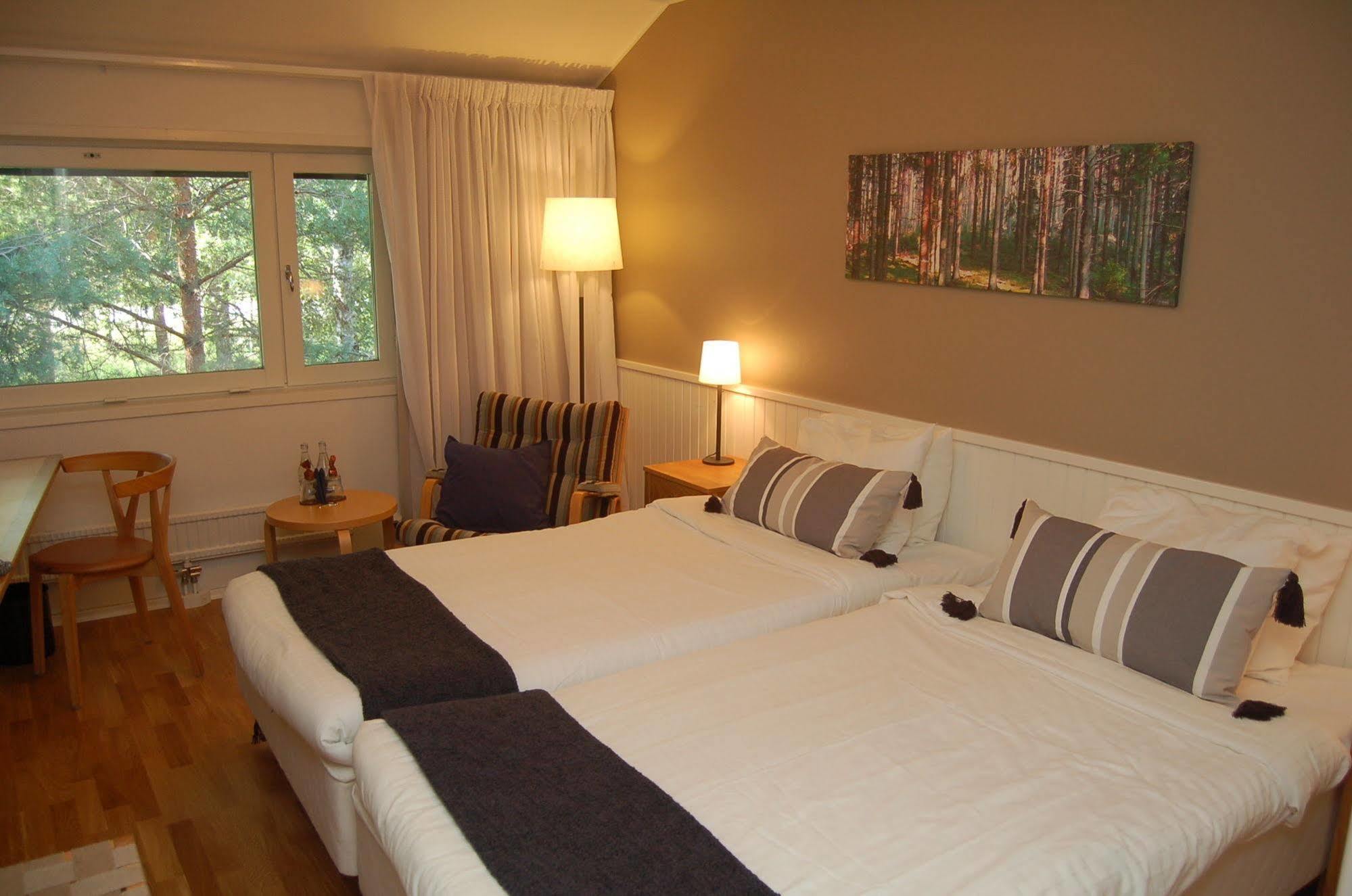 Djuroenaeset Hotell & Konferens Djurhamn Екстер'єр фото
