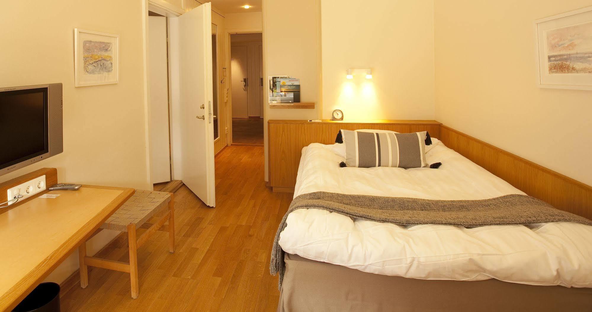 Djuroenaeset Hotell & Konferens Djurhamn Екстер'єр фото